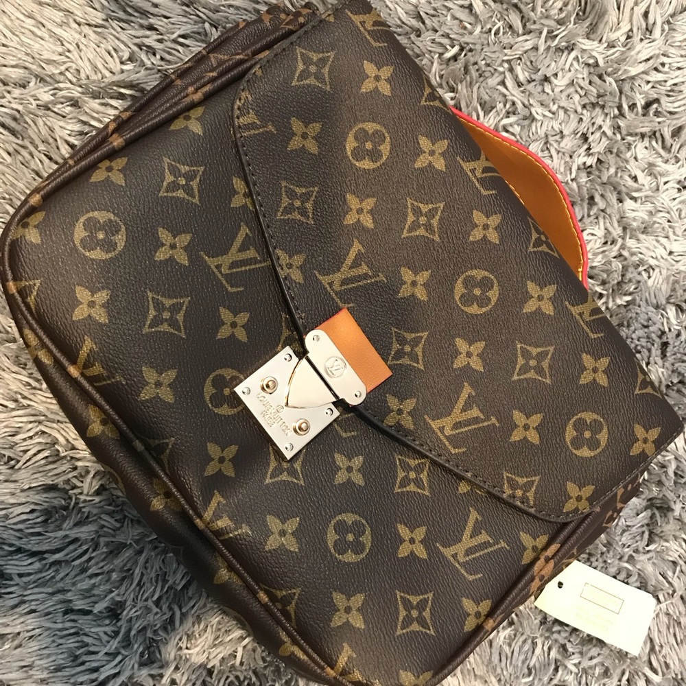 Crossbody bag